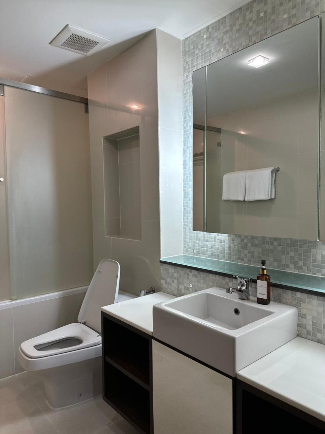 Charan Tower Residences By Aspira Bangkok Room photo
