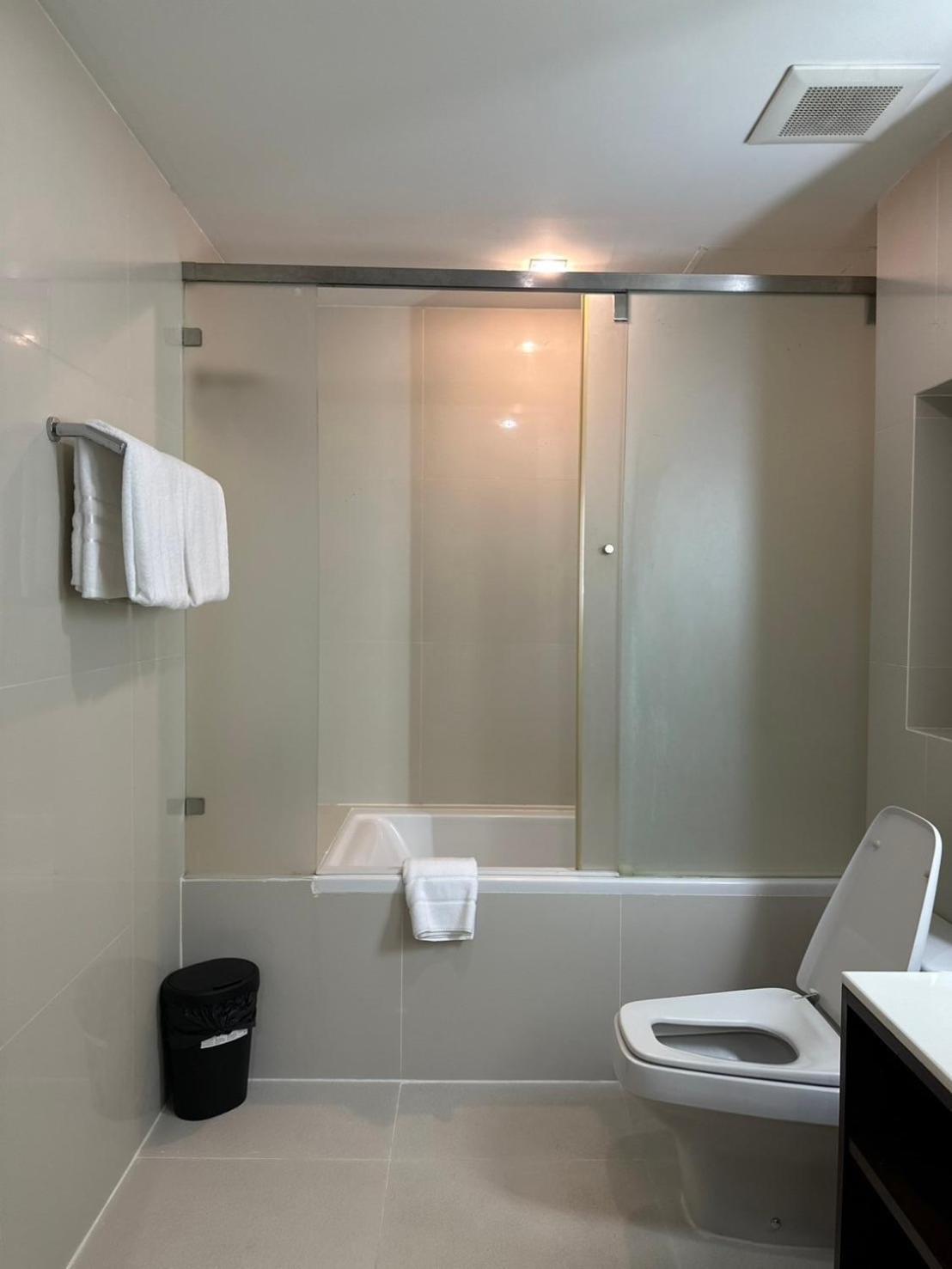Charan Tower Residences By Aspira Bangkok Room photo