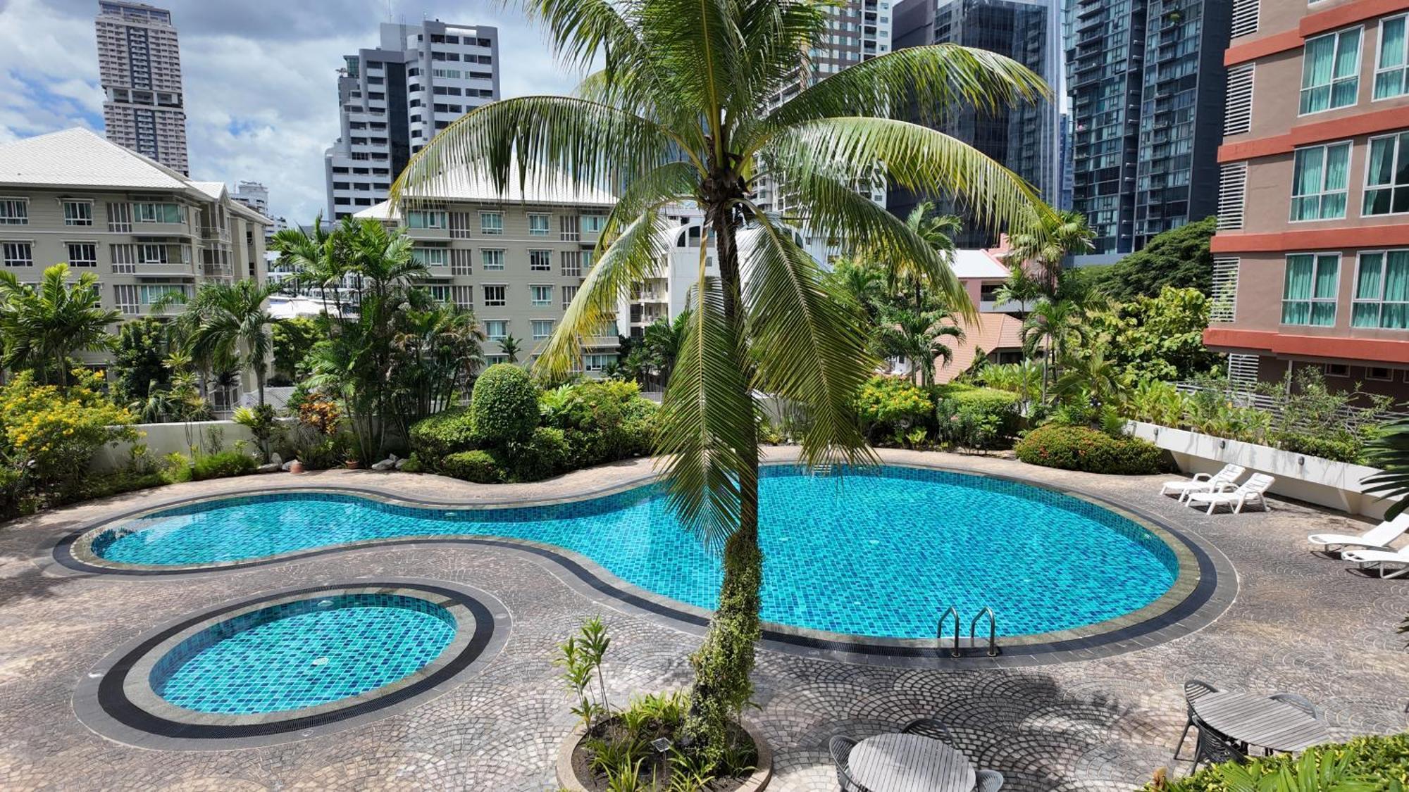 Charan Tower Residences By Aspira Bangkok Exterior photo